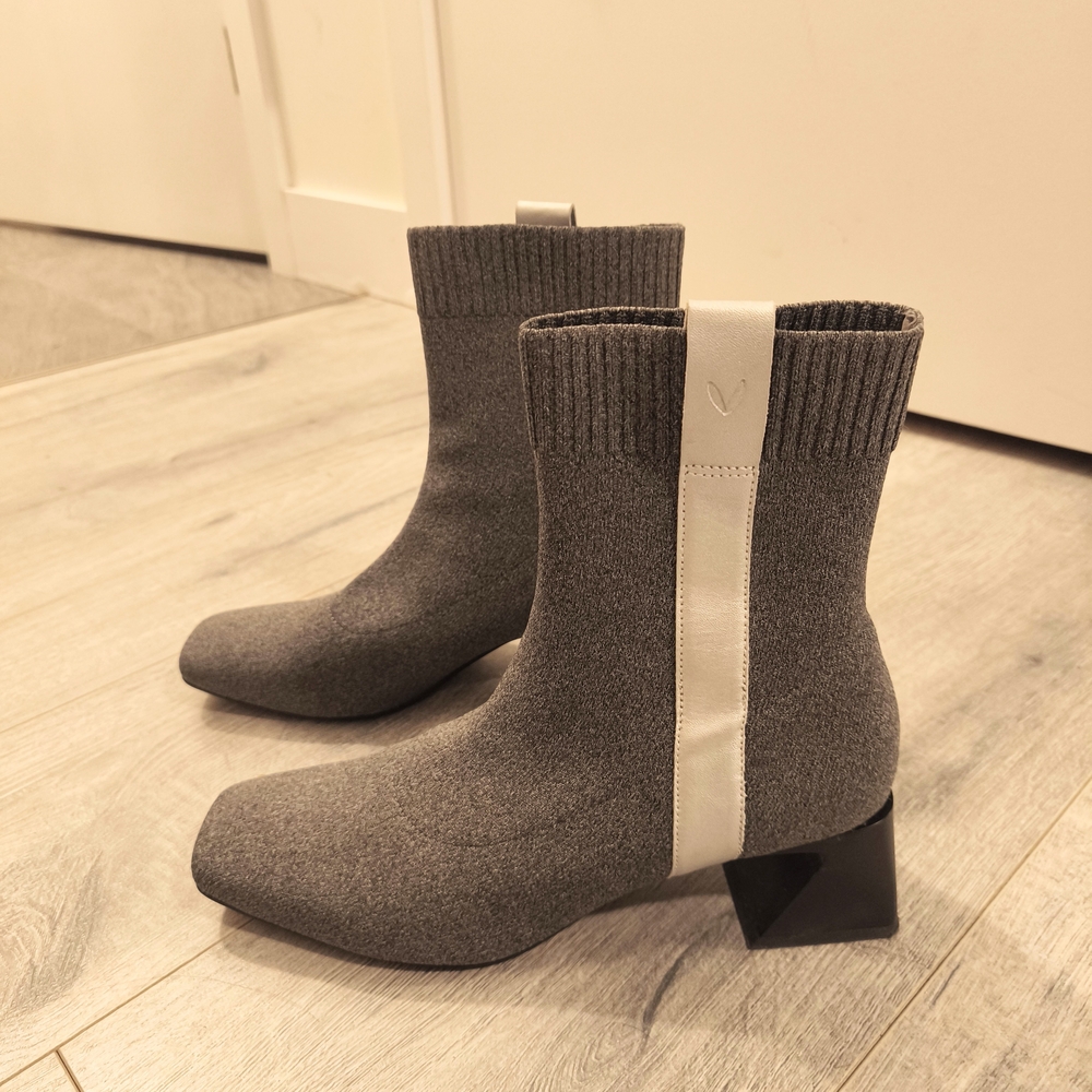 Vivaia Boots Rafaella 8.5